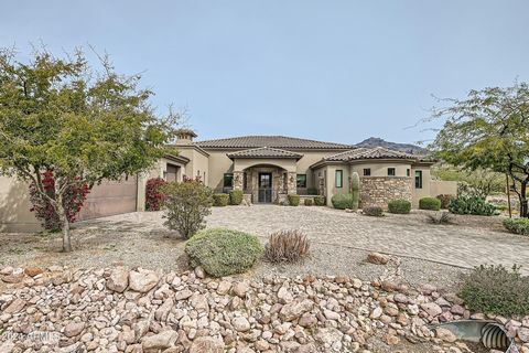 MOUNTAIN VIEWS, CONTEMPORARY STYLE, SPACIOUS LAYOUT, DESERT BEAUTY all available now in ONE OF THE LOWEST PRICED custom homes in the community. Enjoy the supreme Arizona lifestyle in SUPERSTITION MOUNTAIN in this 3 bed/ 3.5 bath beautiful home with a...