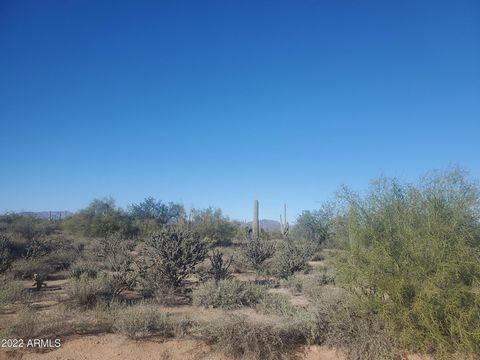 Great one acre lot overlooks 21,000 acres of McDowell Mountain Regional Park. Adjacent corner lot is available as well for a potential square two acre lot.