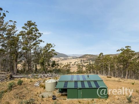 With only 45 minutes' drive to Hobart CBD, it feels like you are getting away from it all whilst still being within a daily commuting distance. Positioned with an outlook to mesmerise with water views extending past Midway Point, this private propert...