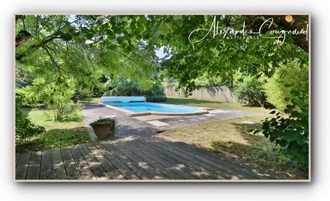 Dpt Haute Garonne (31), à vendre REVEL maison P10 d'environ 232 m² avec ateliers et piscine sur terrain de 2973 m²