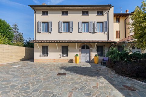 In the hamlet of Castelnuovo, away from the hustle and bustle of the cities, but at the same time close to communication routes that allow for better management of travel, we propose a completely renovated villa of large square footage. The property ...