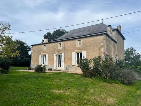 15 minutes from St Maixent 79 - bourgeois house of 4 bedrooms + gîte to rehabilitate and outbuildings in a park of about 1 hectare. Price: €259,900 Agency fees: 3.96 % incl. VAT buyer's charge, i.e. €250,000 excluding fees. Entrance, large living roo...
