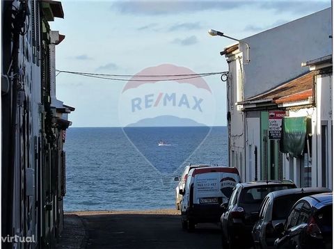 Excellent commercial space for investment, next to the marginal and new bridge of Ribeira Grande, under construction. Currently as a supermarket, it can be converted into other services, namely bar / restaurant, tourism services, local accommodation ...