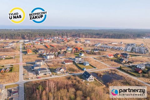 PLAATS: De woning is gelegen in een rustige, vredige en intieme badplaats Przewłoka, op slechts 1,3 km van Ustka. Er zijn tal van fiets- en wandelpaden in de omgeving, bossen en weilanden rondom. Een paar minuten lopen naar de kust. Het is een droomp...