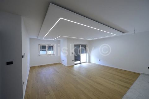 www.biliskov.com  ID: 14102 Dugo Selo, Center Three-room apartment in a new building, calculated NKP area of 110 m2 on the 2nd floor of a residential and commercial building built in 2023. The apartment consists of two bedrooms, bathroom, living room...