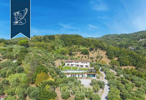 Luxury villa for sale in Tuscany, among the hills surrounding Montecatini Terme. This splendid 600 m2 property offers numerous internal and external living areas, as well as 11 bedrooms and 15 bathrooms. Distributed on three floors, the villa is surr...