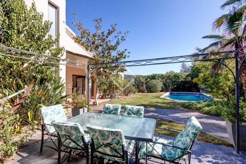 Located in the quiet spot of Mas Mestre, this beautiful house for sale offers a mix of comfort and natural beauty. Set in front of the Garraf Natural Park with hills adorned with pine trees, this residence is full of serenity. As you enter the proper...