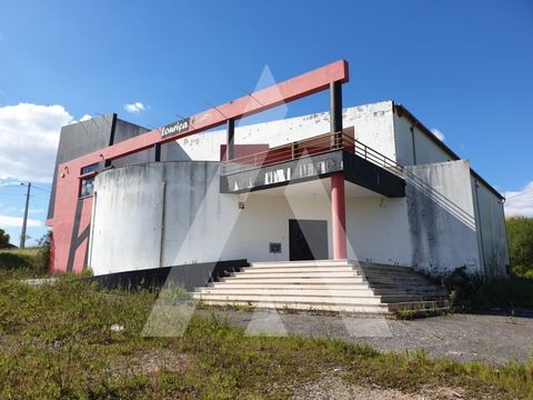 Snack-Bar Nightclub, former disco CERÂMICA do Louriçal. Building composed of basement, r / c and 1st floor, intended for disco and snack bar, having in the basement as storage, Ground floor with main entrance and small reception, four bathrooms, thre...