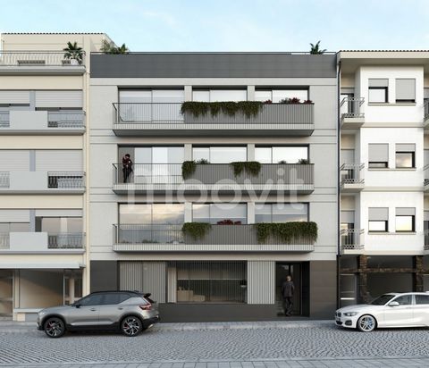 New T2 - Center of Porto, 121m2, With Terrace of 33m2! 180m from Avenida Fernão Magalhães, 700m from Campo 24 de Agosto and 1000m from Praça Dr. Francisco Sá Carneiro (Velasquez), the building stands out for its centrality combined with the quality o...