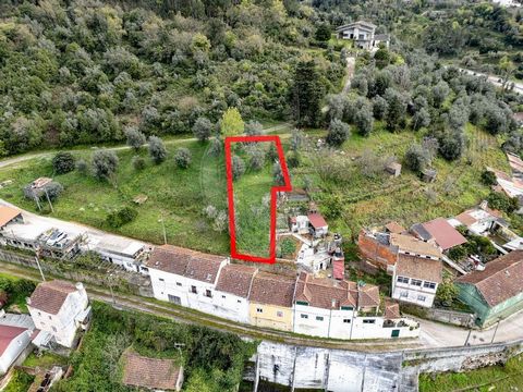 Description Urban land with 346m² in the parish of Santo António dos Olivais. Feasibility for the construction of a single-family house with 300m² of gross construction area. Location in a quiet area, with unobstructed views, very close to the inner ...