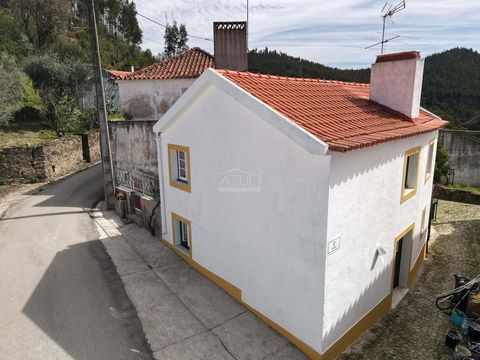 Located in Figueiró dos Vinhos. Renovations were carried out in 2022, and included a new kitchen and bathroom, repainting throughout, insulation to key areas and creation of a viewing deck. The floors and ceilings were retained in the bedrooms to kee...