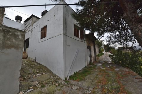 Located in Agios Nikolaos. This large house for renovation is located near the center of the traditional village of Vrahasi, Agios Nikolaos, Lasithi, Crete. It is on a quiet lane just a short stroll to the center of the village and a few shops, cafes...