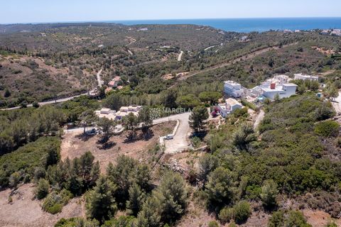 Located in Vila do Bispo. Urban building plots set in a quiet and residential urbanization only a 5 minute drive to the quaint fishing village of Salema with one of the most beautiful beaches of the Algarve and to the Parque da Floresta Golf Course. ...