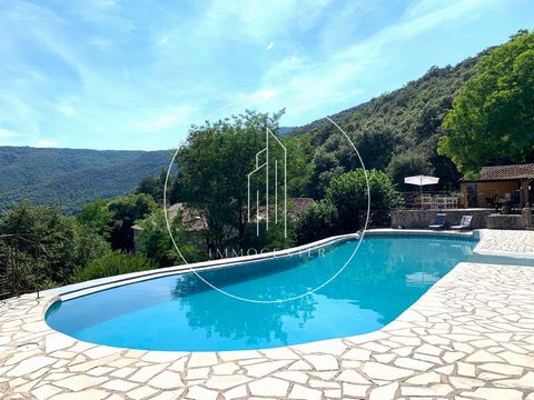 In the Cévennes, between Ganges and Le Vigan. This magnificent real estate complex, dating from the XII century, is built around the castle and its outbuildings with a living area of approximately 11OO m2 of living space, and a plot of 13 hectares. A...