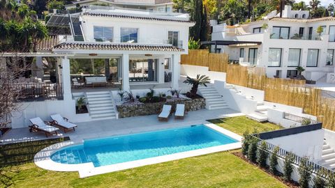 Beautiful newly finished detached villa located in the sought after area of Las Brisas in Nueva Andalucia, Marbella. This spacious modern villa has 3 out of the 5 en-suite bedrooms distributed on the ground floor, one of them being a cozy private loc...