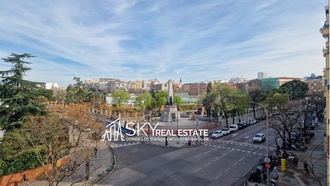 Discover this exclusive apartment on the sought-after Av. de las Islas Filipinas, where comfort meets urban elegance. Located in a strategic point of Madrid, this property offers you the cosmopolitan life you want with the tranquility you deserve. Th...