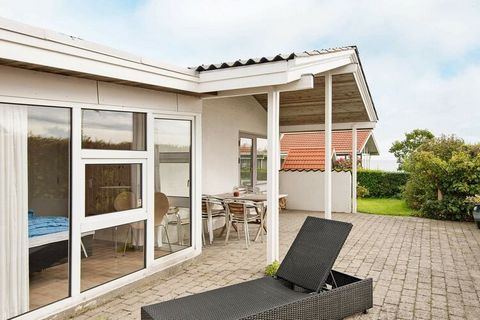This cottage is located overlooking Ajstrup Strand, which is a quiet area with a good bathing beach. The cottage is a small, cozy cottage with room for 6 people and is especially suitable for you who value a good beach and a good, functional cottage ...