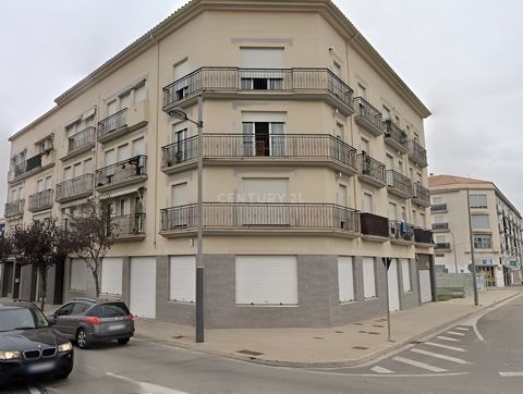 Belle opportunité d’acheter un appartement à Gandia ! Découvrez cette incroyable opportunité d’acheter un appartement en ville. Cette propriété, située dans un immeuble multifamilial, distribué de manière optimale, offre de nombreux espaces pour les ...