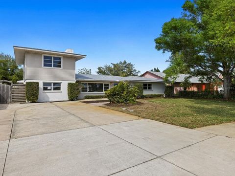 Located on the ISLAND of VENICE with GULF Shores' TWO DEEDED BEACH ACCESS points just steps away, this property offers a unique opportunity for beach lovers. This two-story beach home features 5 bedrooms, 3 baths, and a 9 ft deep pool. The home provi...