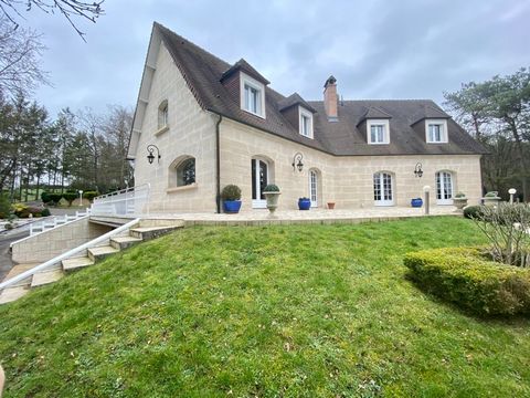 Dpt Oise (60), à vendre TROISSEREUX maison P7 de 296 m² - Terrain de 6 000,00 m²