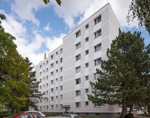 Address: Berlin ,Leichhardtstraße 52 Property description The pleasant overall impression is continued in generous floor plan variants and light-flooded rooms thanks to large window fronts. With three or four rooms, the apartments offer plenty of roo...