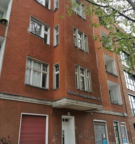 Address: Berlin,Kaiserin-Augusta-Allee 29 Property description + 76 m2 living space + large, bright and high rooms with stucco + balcony in the bedroom + water canal 100m Building The apartment building from 1910, which was divided into individual co...