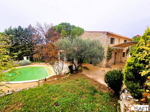 Stone house of about 150 m² with swimming pool on a plot of 9000 m². This property is located in a peaceful and green setting, close to the town of Apt. The house is built of natural stone and offers quality services. It consists of a large living ro...