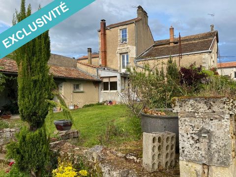 Located in Mansle (16230), this stone townhouse offers the advantage of being close to public transport, schools, a college and a nursery. Its east-facing exhibition is in fact a bright place, ideal for a family looking to settle in an urban environm...