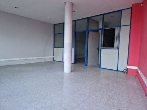 The opportunity has come to set up your business. In a privileged area of the city of Estarreja, close to the centre and several commercial establishments. This commercial space has an area of 86 m2 with two rooms and a bathroom. Be entrepreneurial. ...