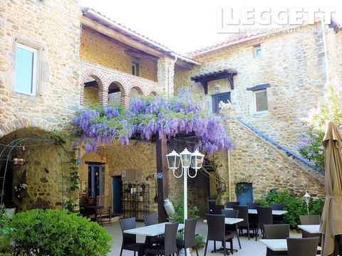 A26895DIV30 - Old stone mas with 7 independent gites ideal for seasonal rental. In the large garden with heated pool you can enjoy the necessary peace and quiet. Information about risks to which this property is exposed is available on the Géorisques...