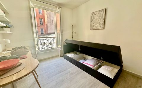 Welcome to this charming 13 m² studio apartment, which will give you a warm welcome during your stay. Located on the 1st floor, this flat offers you accessibility and simplicity on a daily basis. As soon as you arrive, you'll be greeted by an open-pl...