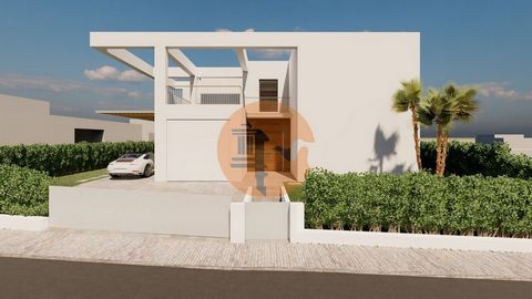 Urban mark med godkänt projekt i Quinta o Sobral, Castro Marim, Algarve. Med ett projekt godkänt av Castro Marim kommunfullmäktige för byggande av en villa med garage och modern pool och med fantastisk utsikt och i ett upphöjt och lugnt område i Quin...