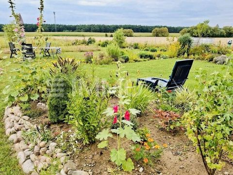 Bent u al lang op zoek naar een toevluchtsoord op het platteland voor uw gezin? Dan komt er eindelijk een einde aan de zoektocht op dit gastvrije perceel dat speciaal is gemaakt voor gezinnen zoals het uwe. Deze idyllische familieoase biedt niet alle...