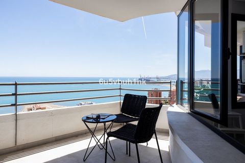 Located in Málaga. Welcome to your exquisite retreat in the heart of Monte Sancha, Málaga, where modern luxury intertwines with awe-inspiring panoramic views. This meticulously renovated apartment features three bedrooms, two complete bathrooms with ...