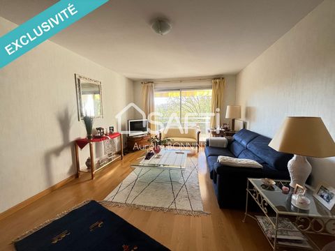 Talence -A 10 min à pied de Forum - Dans une résidence ravalée, au calme , avec ascenseur et espace vert; je vous présente en exclusivité ce superbe appartement de 74m² traversant, parfaitement agencé et à la décoration soignée. Baigné de lumière tou...