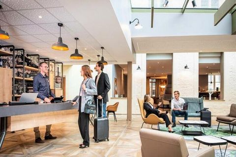 Het Aparthotel Lille Centre Grand Place**** ligt in het hart van de stad Lille en het historische centrum, op slechts een paar minuten lopen van de stations Lille Flandres en Lille Europe. Er staan ​​79 volledig uitgeruste appartementen tot uw beschi...