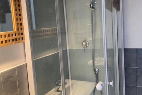 Prachtige accommodatie van 35 vierkante meter gelegen in à Carcassonne. ArrayMet een oppervlakte van 35 m² omvat het een slaapkamer met meerdere opbergruimtes en is het geschikt voor maximaal 2 personen. 4 personen. Fijn verblijf! Dit charmante appar...