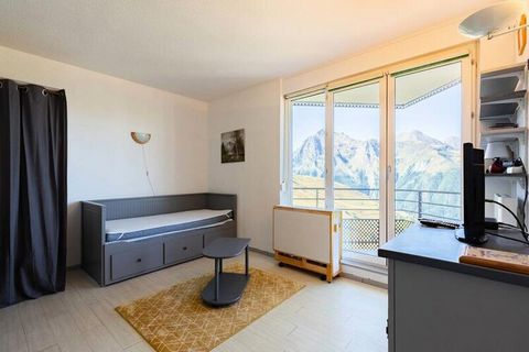 Peyragudes resort Studio för 4 personer, i bostaden Les Balcons de Peyresourde 50m från skyttelhållplatsen till backarna. Supermarket och bageri vid foten av residenset Nära restaurang. -Kök öppet mot vardagsrum 2 2-sits bänkar i vardagsrum Utdragbar...