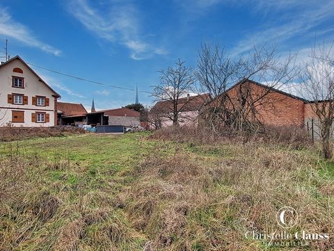 TERRENO 522m2 SUDDIVISIONE ESTERNA Sogni un ambiente di vita autentico e tranquillo? Non cercare oltre! Proponiamo in vendita un appezzamento di terreno situato nel cuore di Weitbruch. Idealmente situato nella quiete di una strada a senso unico e al ...