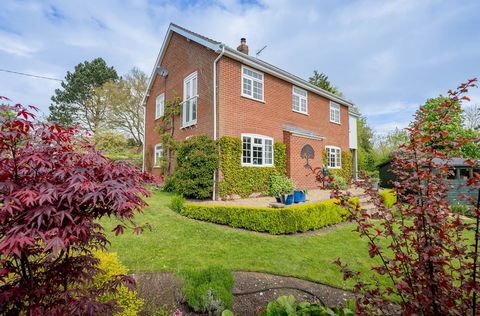 In a secluded position in the popular village of Swanton Morley and only a short walk to a wide range of amenities found within the village and also ideally located for public transport to Norwich and Dereham, this 1970s detached family home offers w...