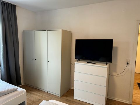 A fully equipped and high-quality 2-room apartment is now available for rent. Equipped with 6 x separate 90x200 cm beds), a separate kitchen, a bathroom with shower and toilet, the apartment is suitable for a maximum of 6 people. The modern and brigh...