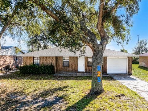 Quiet neighborhood with tree-lined streets and a sense of community. Convenient to all the vibrant and fun things to do! Just minutes to the world-famous Daytona Beach, the art museum, the new aquarium, NASCAR, and local events. Easy access to grocer...