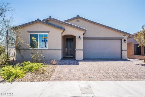 Beautiful, practically brand new and priced to sell with an additional incentive offered to the lucky buyer for a rate buydown or closing cost credit! This gorgeous single story home features an entertaining, open living concept, eat-in kitchen with ...