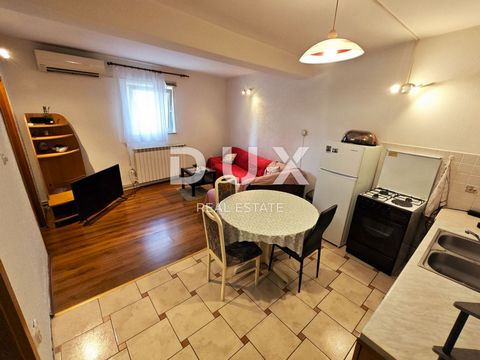 Location: Primorsko-goranska županija, Rijeka, Trsat. RIJEKA, TRSAT - Ground floor with two apartments! OPPORTUNITY! ONLY AT US! We are selling excellent opportunities for a detached one-story house with two apartments and a garden with a floor plan ...