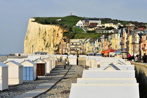 Situada en Mers-les-Bains, a sólo 3 km de Le Tréport, en Alta Normandía, la Résidence Goélia La Belle Epoque*** disfruta de una ubicación geográfica ideal, en el corazón del distrito de las villas catalogadas y a unos 50 m de la Place du Market. , to...