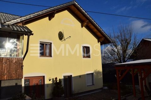 Une jolie maison de rêve dans le magnifique Mühlviertel et non loin de Linz ! Une atmosphère chaleureuse est créée au rez-de-chaussée dans le salon ouvert moderne. Dans la belle cuisine équipée de haute qualité avec un grand coin repas, toute la fami...