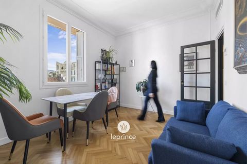 On the top floor of a charming little Belle Époque palace, in the heart of the residential Poètes district, near Chambrun, this one-bedroom apartment has been completely reimagined by an architect. Well-laid out, it features an entrance with custom-m...