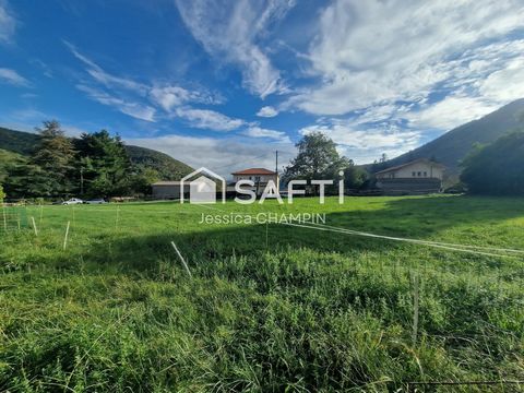 Parcelle constructible à Cabanac-Cazaux Je vous proposons une parcelle constructible de 3 475 m², située dans un cadre calme et agréable à Cabanac-Cazaux. Ce terrain est plat, non viabilisé et non clôturé, offrant de nombreuses possibilités pour votr...