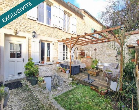 Dans la jolie commune d'Omerville, à 5min de Magny-en-vexin et ses commodités, ainsi que l'accès D14/A15. Venez découvrir cette belle maison atypique de 57m², 3pièces et sa cours avec terrasse de 79m². Elle se compose au rdc : d'un séjour, une cuisin...