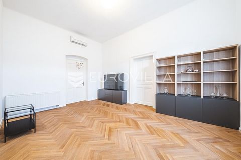 Zagreb, Haulikova, for rent, a newly renovated office space of 53 m2 on the 2nd floor of a residential building without an elevator. First rental, completely renovated, modernly furnished and equipped, lots of light with a view of the greenery. It co...